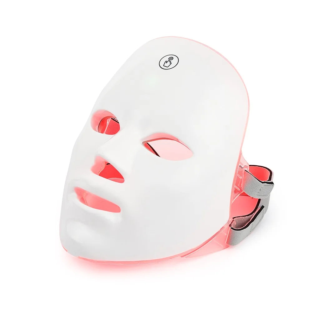 Máscara LED facial blanca inalámbrica encendida en luz roja